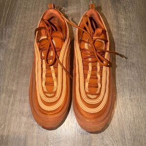 Nike Women’s Russet Layered Wave Athletic Sneakers